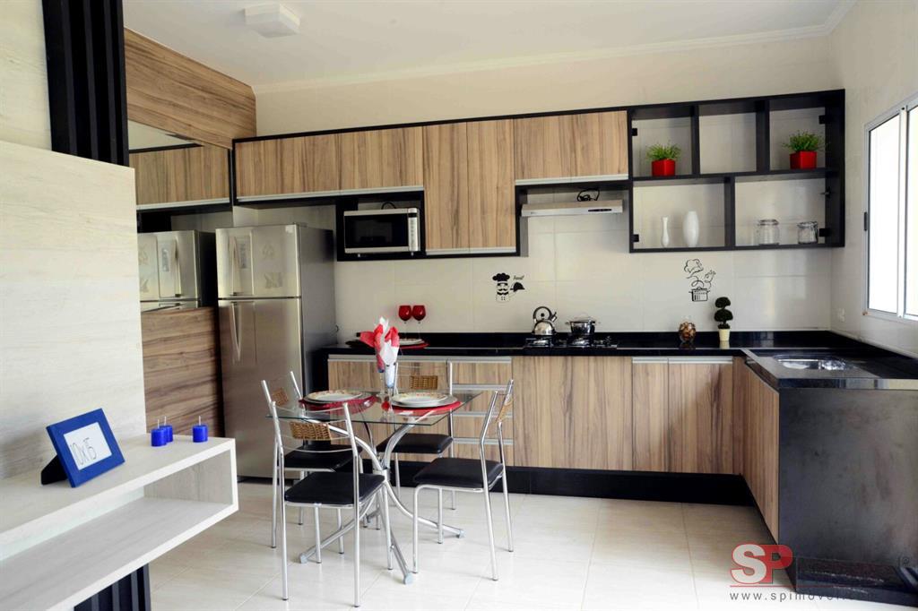 Casa para Venda por R$252.000,00 com 50m², 2 vagas e 3 dormitórios - água espraiada, Cotia / SP